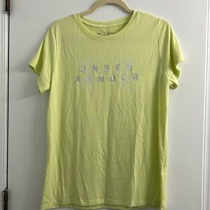Under Armour woman’s heatgear, short sleeve shirt - size L